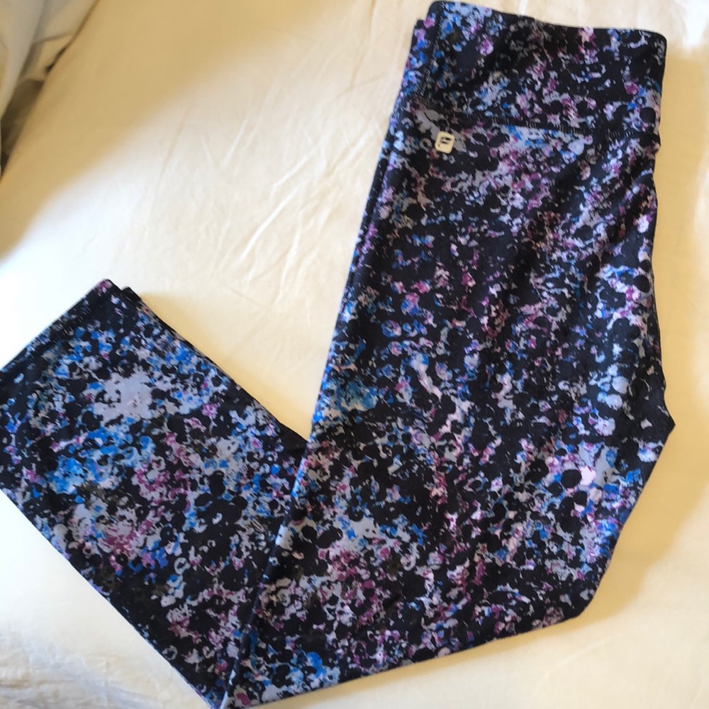Fabletics medium rise capri